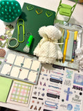 Queen of stationery “Emerald Scales”